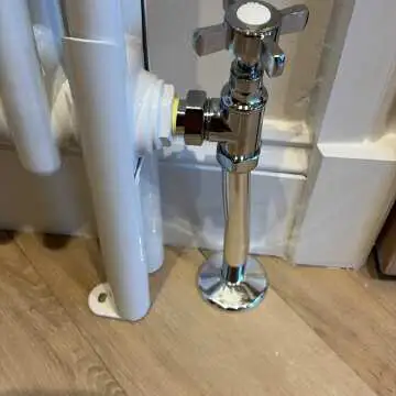 White Traditional 2 Column Radiator Feet