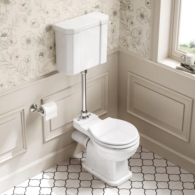 Enid Traditional Toilet With Low-Level Cistern and Gloss White Wooden Seat