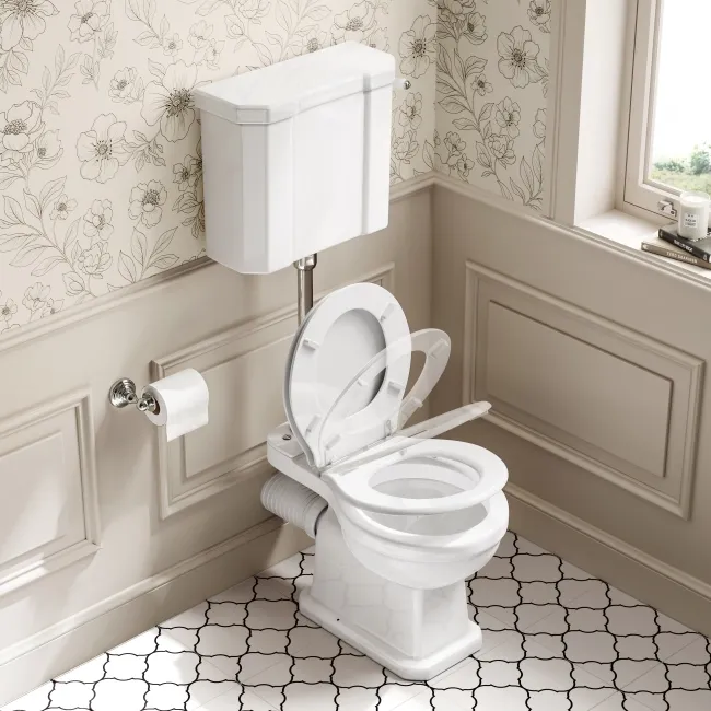 Enid Traditional Toilet With Low-Level Cistern and Gloss White Wooden Seat