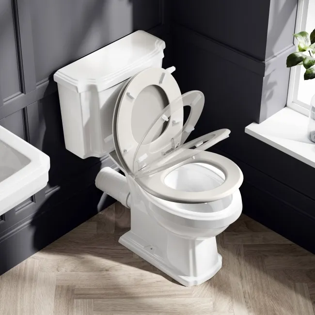 Hudson Traditional Close Coupled Toilet With Cotton White Seat & Pedestal Basin - Single Tap Hole