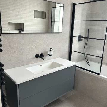 Zurich Easy Clean Matt Black Grid Bath Screen - 800mm