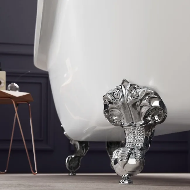 Highbury 1550mm Roll Top Slipper Bath - Chrome Ball Feet