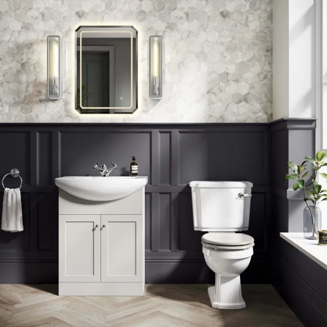 Hudson Traditional Close Coupled Toilet With Cotton White Wooden Seat