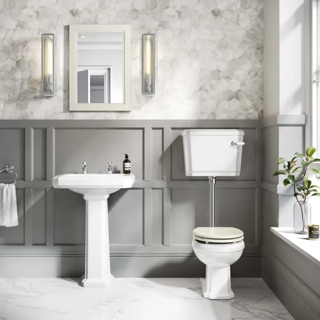 Hudson Traditional Low-Level Toilet With Chalk White Seat & Pedestal Basin - Double Tap Hole