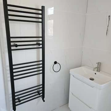 Barcelona Matt Black Straight Heated Towel Rail 1400x500mm