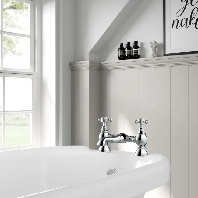 Thames Traditional Chrome Bath Filler