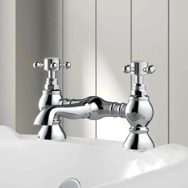Thames Traditional Chrome Bath Filler