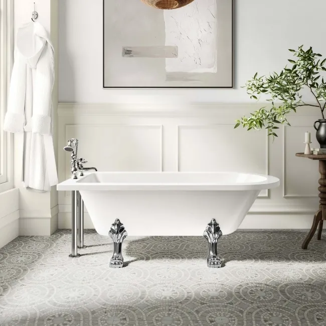 Abingdon 1500mm Single Ended Roll Top Bath - Chrome Feet