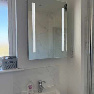 Emielia Battery Operated Illuminated LED Mirror Cabinet 700x500mm