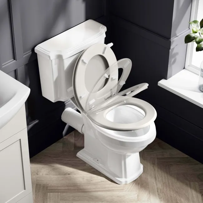 Hudson Traditional Close Coupled Toilet With Cotton White Wooden Seat
