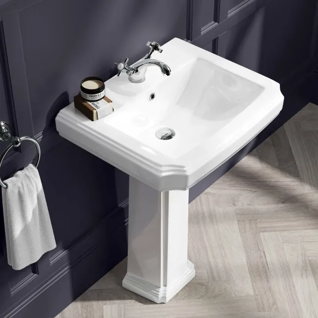 Hudson Traditional Low-Level Toilet With Cashmere Pink Seat & Pedestal Basin - Single Tap Hole