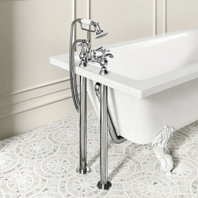 Abingdon 1500mm Single Ended Roll Top Bath - White Ball Feet