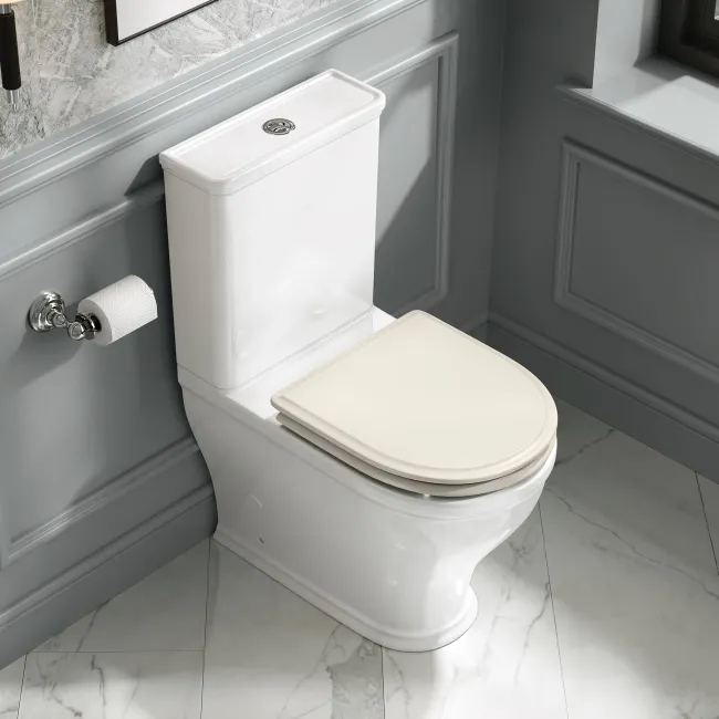 Kansas Traditional Rimless Close Coupled Toilet With Chalk White Wooden Seat