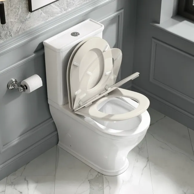 Kansas Traditional Rimless Close Coupled Toilet With Chalk White Wooden Seat