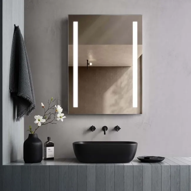 Emielia Battery Operated Illuminated LED Mirror 800x600mm