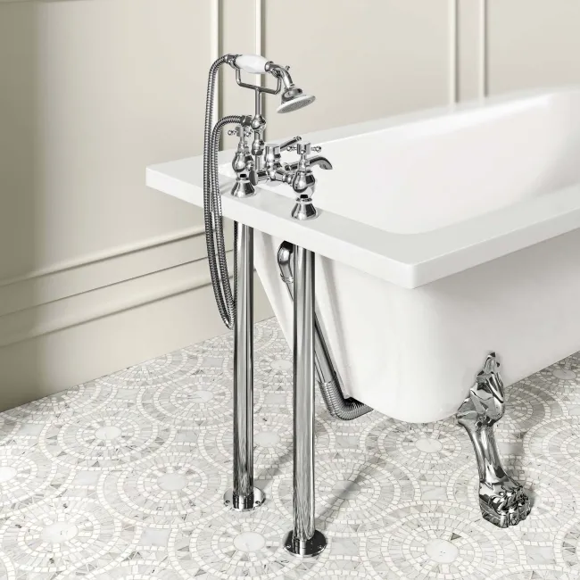 Abingdon 1700mm Single Ended Roll Top Bath - Chrome Feet