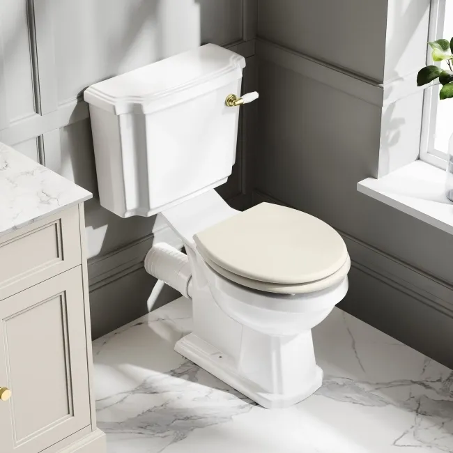 Hudson Traditional Close Coupled Toilet With Chalk White Wooden Seat - Brushed Brass Lever