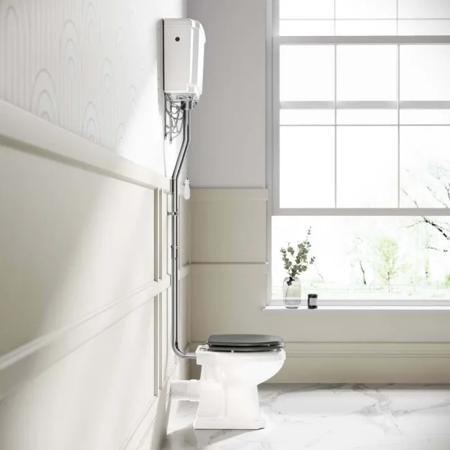 Hudson Traditional Toilet With High-Level Cistern and Graphite Grey Wooden Seat