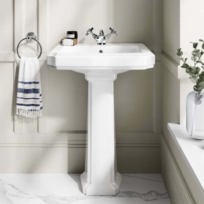 Hudson Traditional High-Level Toilet With Graphite Grey Seat & Pedestal Basin - Single Tap Hole
