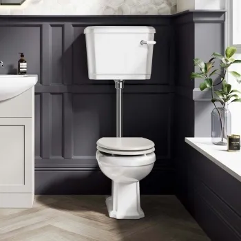 Hudson Traditional Toilet With Low-Level Cistern and Cotton White Wooden Seat
