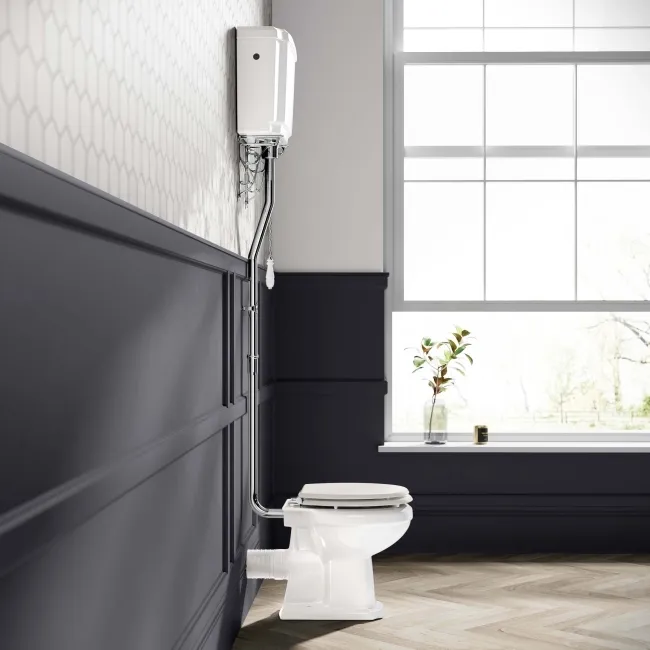 Hudson Traditional Toilet With High-Level Cistern and Cotton White Wooden Seat