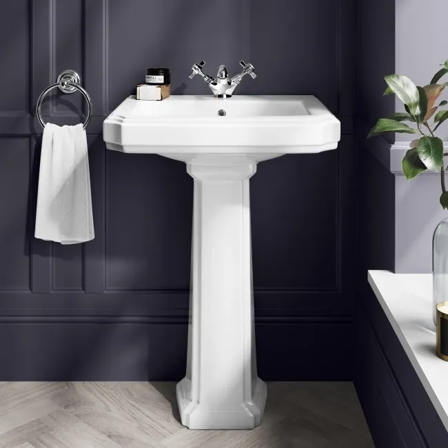 Hudson Traditional Close Coupled Toilet With Cashmere Pink Seat & Pedestal Basin - Single Tap Hole