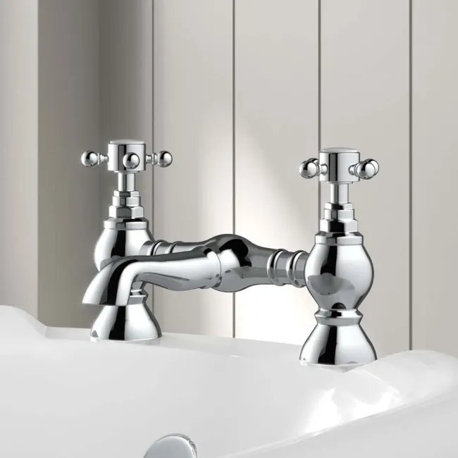 Thames Traditional Chrome Basin & Bath Mixer Tap Set