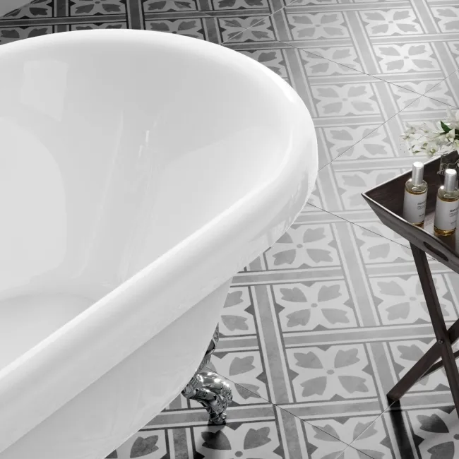 Grosvenor 1700mm Roll Top Bath - Chrome Ball Feet