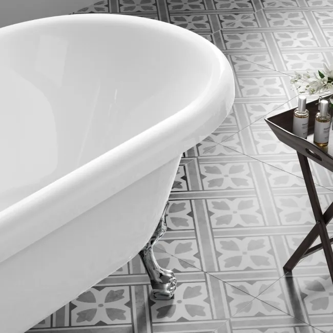 Grosvenor 1800mm Roll Top Bath - Chrome Claw Feet