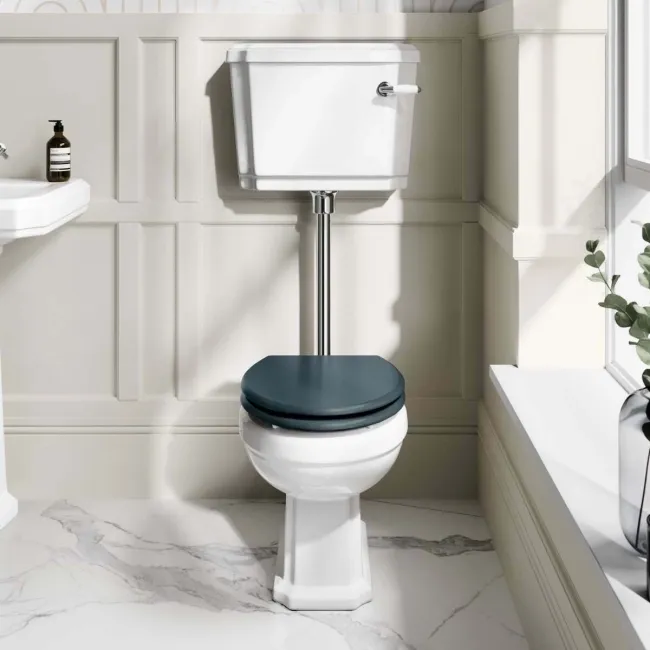 Hudson Traditional Low-Level Toilet With Inky Blue Seat & Pedestal Basin - Single Tap Hole