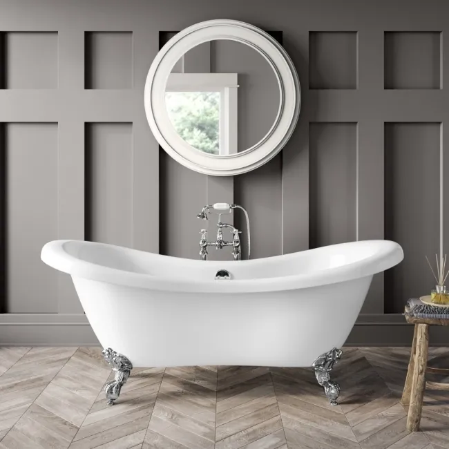 Tonbridge 1600mm Roll Top Bath - Chrome Ball Feet