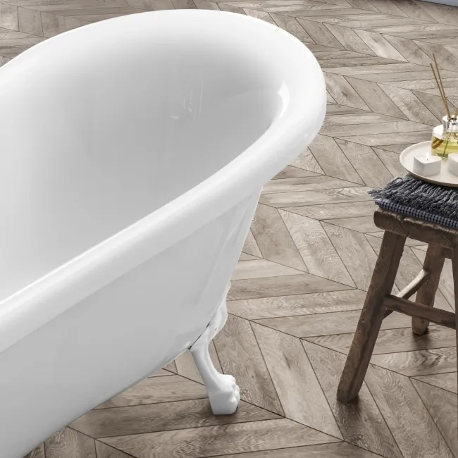 Tonbridge 1600mm Roll Top Bath - White Claw Feet