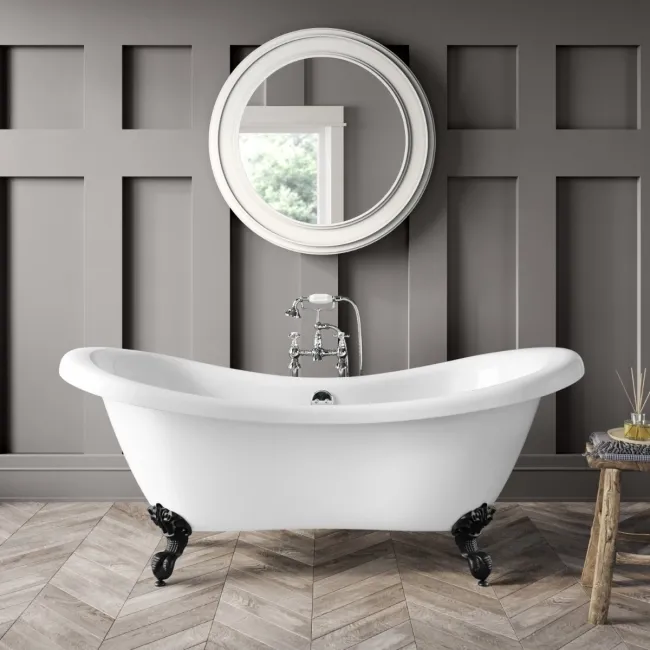Tonbridge 1600mm Roll Top Bath - Black Ball Feet