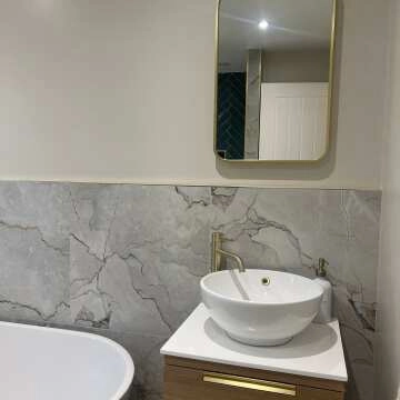 Olivia Brushed Brass Rectangular Bathroom Mirror 600x400mm