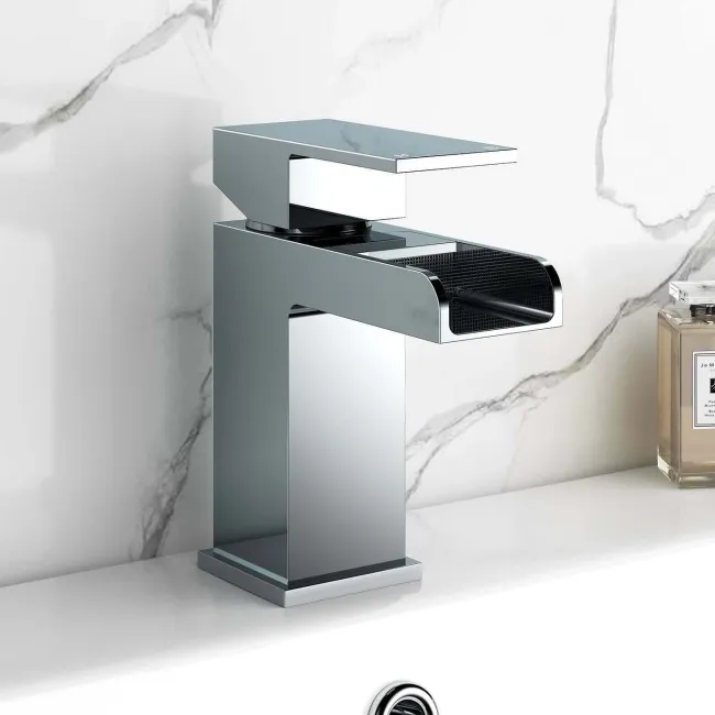 Avon Chrome Waterfall Basin & Shower Bath Mixer Tap Set