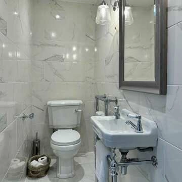 Hudson Traditional Close Coupled Toilet & Pedestal Basin Set - Double Tap Hole