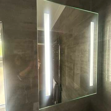 Emielia Battery Operated Illuminated LED Mirror Cabinet 700x500mm