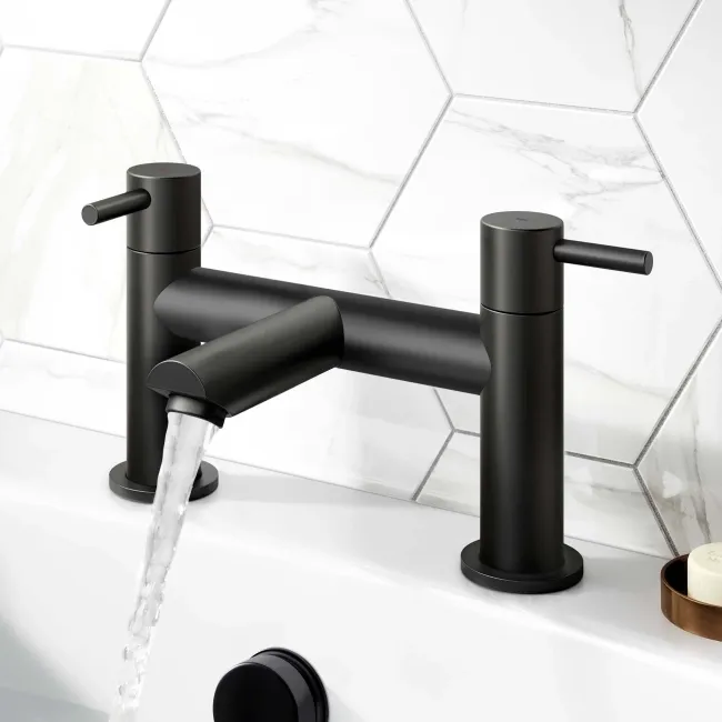 Wye Matt Black Bath Filler