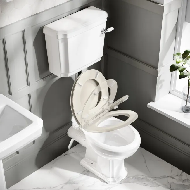 Hudson Traditional Low-Level Toilet With Chalk White Seat & Pedestal Basin - Single Tap Hole
