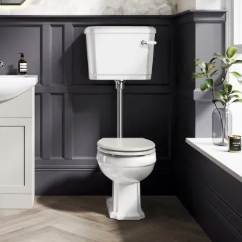 Hudson Traditional Toilet With Low-Level Cistern and Cotton White Wooden Seat