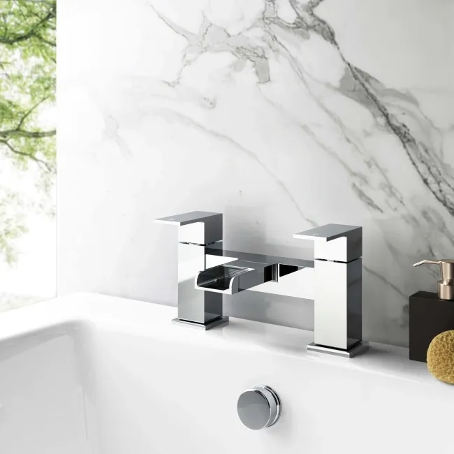 Avon Chrome Waterfall Bath Filler