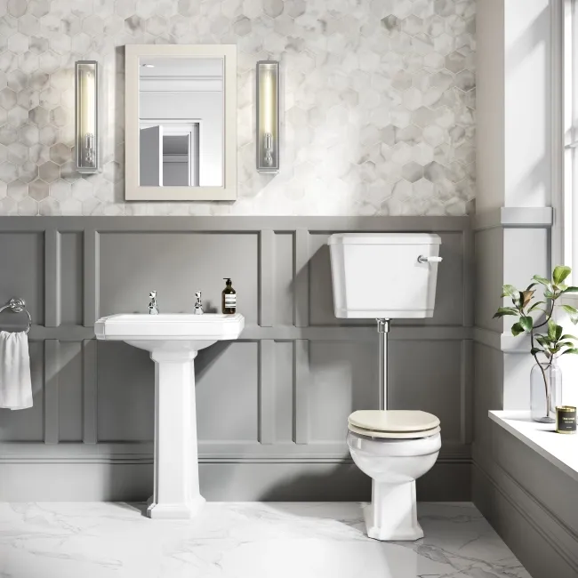 Hudson Traditional Low-Level Toilet With Chalk White Seat & Pedestal Basin - Double Tap Hole