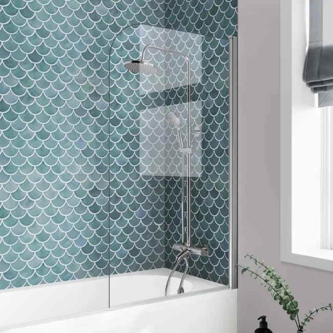 Oakham 1700 Space Saving Shower Bath & 6mm Easy Clean Screen- Right Handed