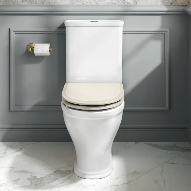 Kansas Traditional Rimless Close Coupled Toilet With Chalk White Wooden Seat - Brushed Brass Hinges