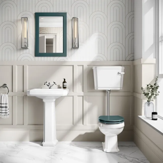 Hudson Traditional Low-Level Toilet With Midnight Green Seat & Pedestal Basin - Single Tap Hole
