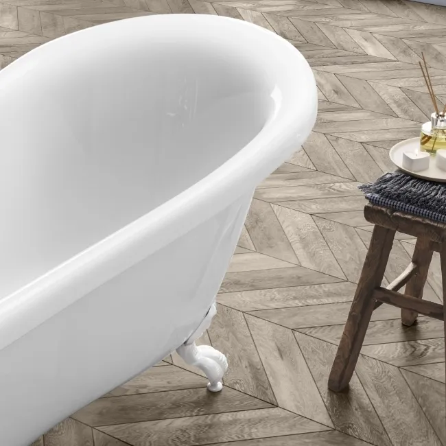 Tonbridge 1750mm Roll Top Bath - White Ball Feet