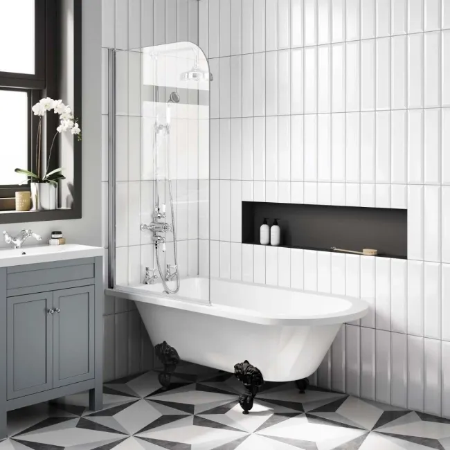 Abingdon 1500 Roll Top Shower Bath - Black Ball Feet & 6mm Easy Clean Screen