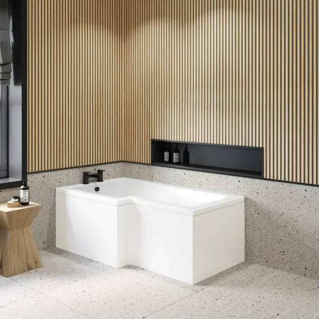 L Shaped 1500 Bath with Front Panel - Left Handed