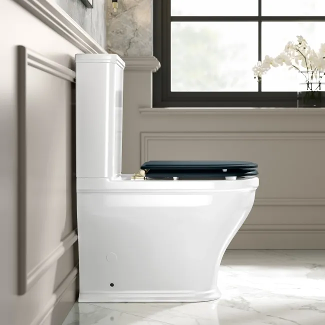 Kansas Traditional Rimless Close Coupled Toilet With Inky Blue Wooden Seat - Brushed Brass Hinges