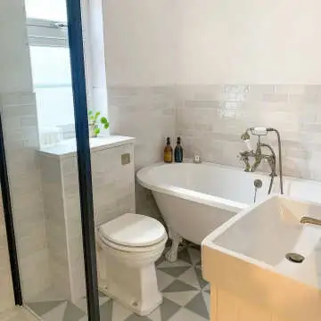 Harrow 1700mm Back To Wall Roll Top Bath - White Claw Feet
